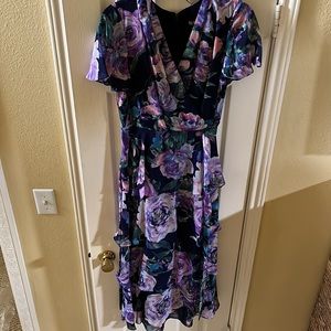 SLNY-Purple-Floral Maxi-Dress